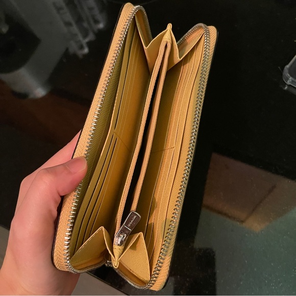 Coach Wallet - Picture 4 of 5